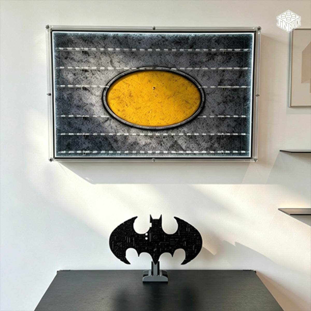 Wall mounted Display Case for LEGO Batman Brick-Built Logo & Batman Minifigure